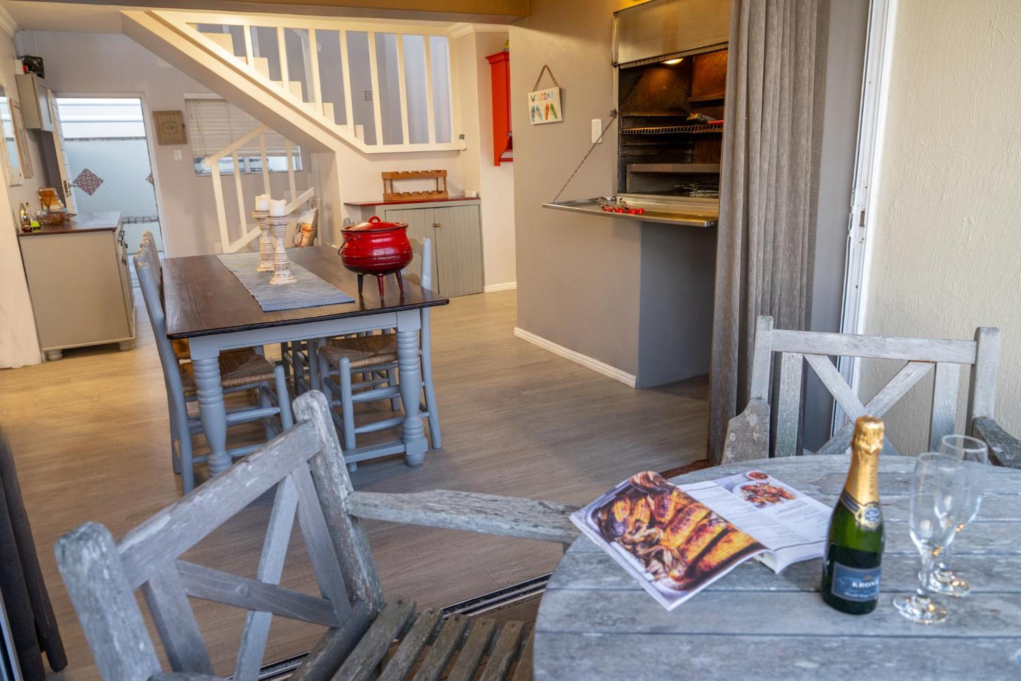 House 12 Club Holiday home *
