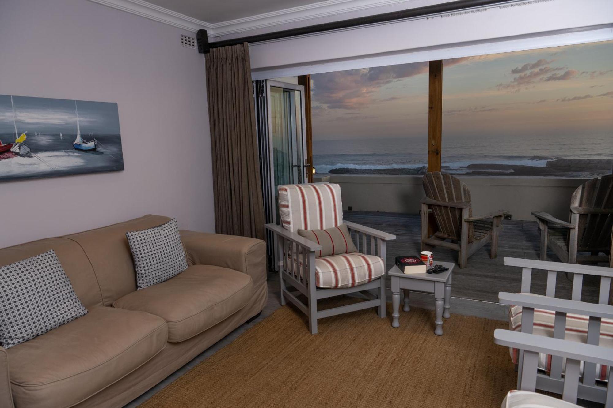House 12 Club Holiday home Hermanus