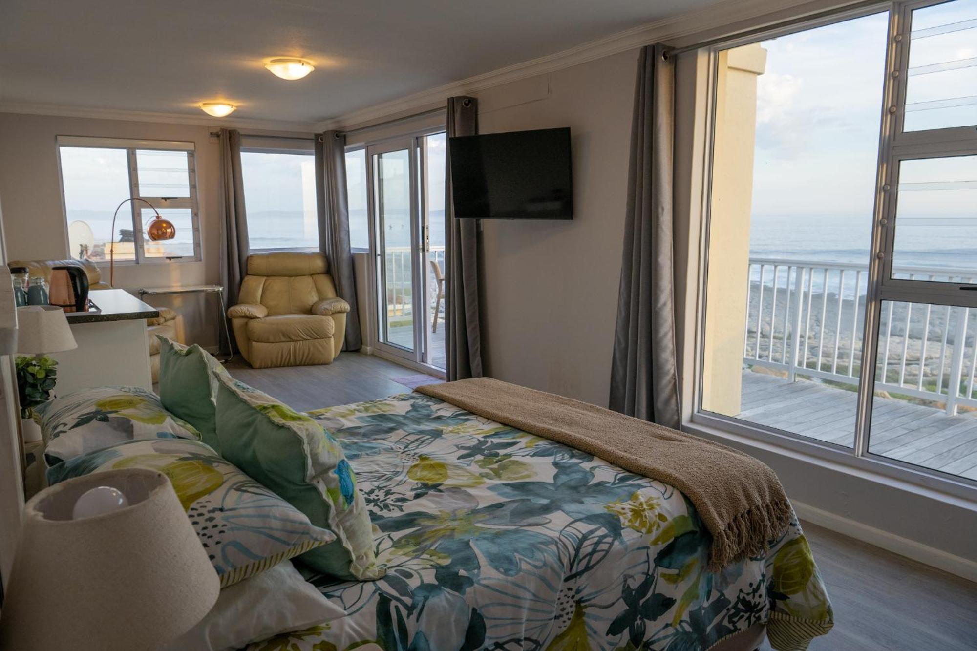 House 12 Club Holiday home Hermanus