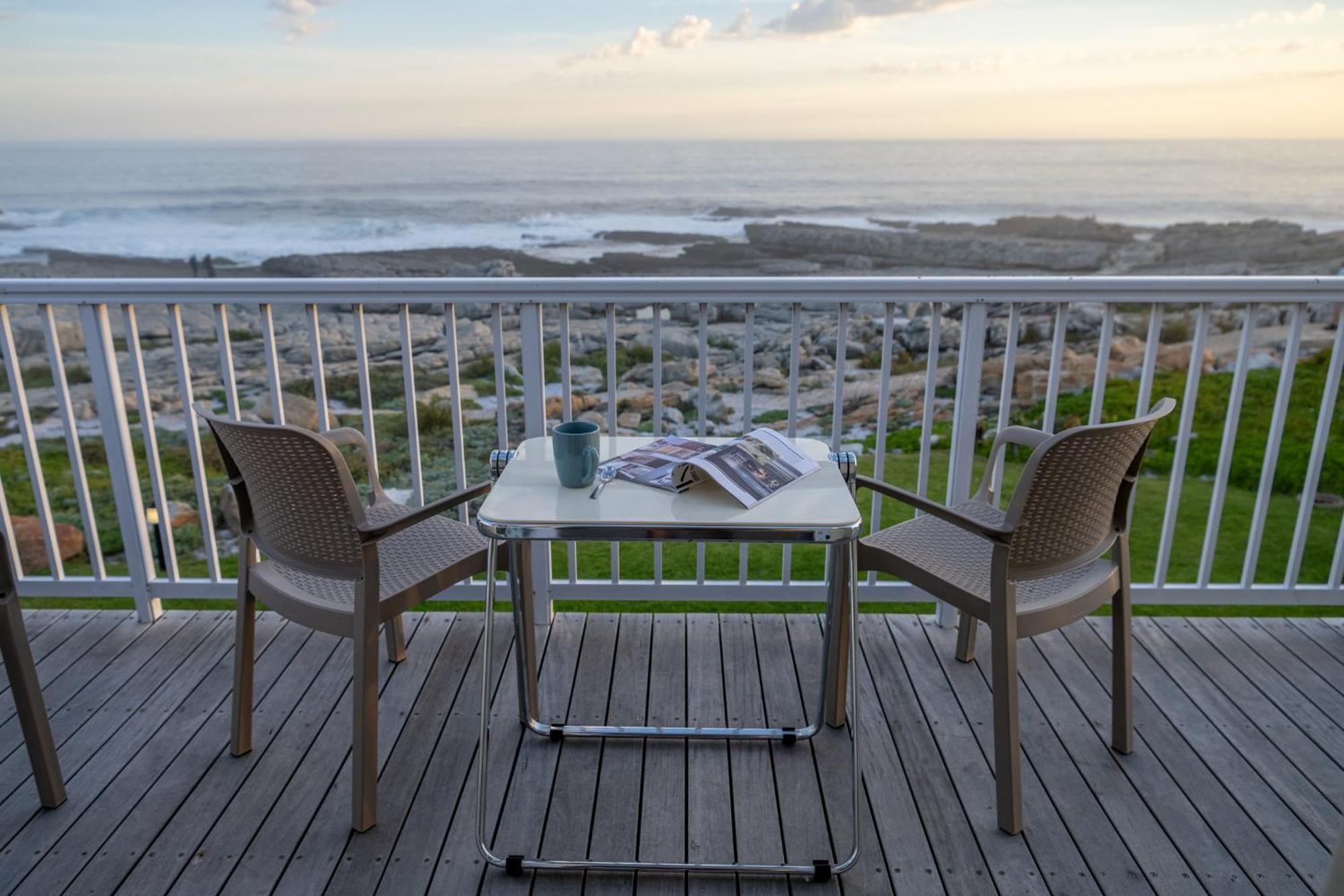 House 12 Club Holiday home Hermanus